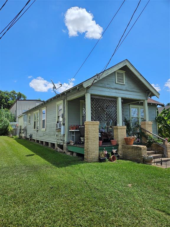 107 Carl Street, Pasadena, TX 77506