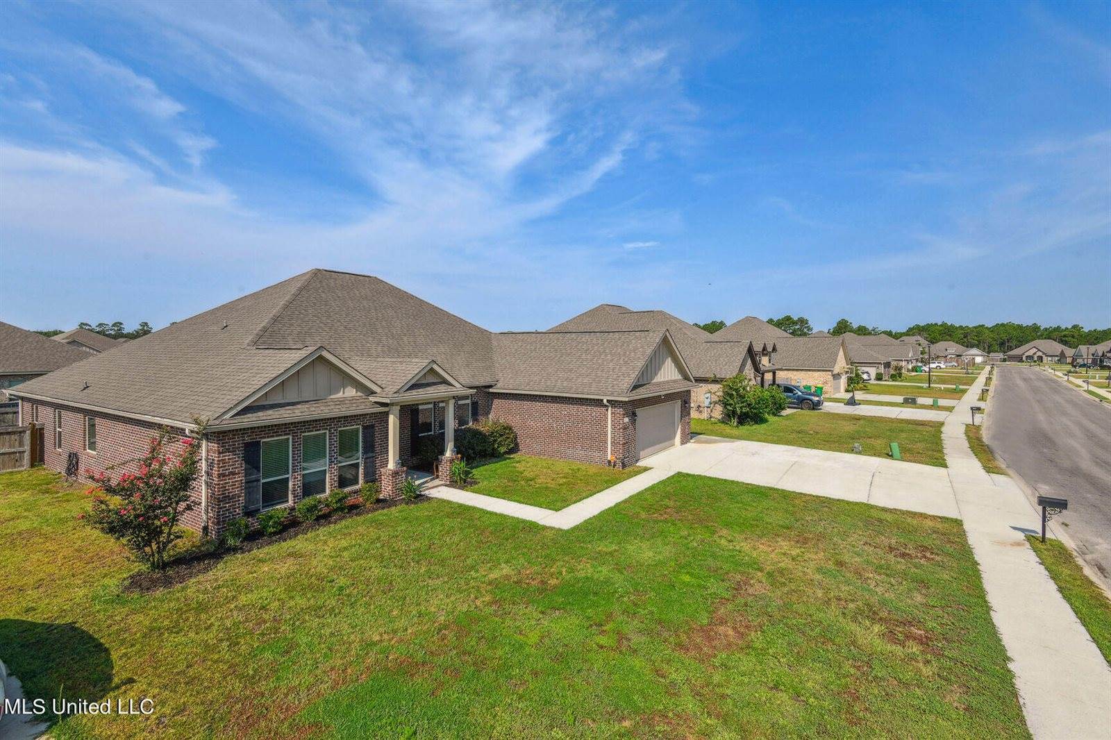 6577 Sugarcane Circle, Ocean Springs, MS 39564