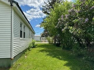 17 Willow Street, Howland, ME 04448