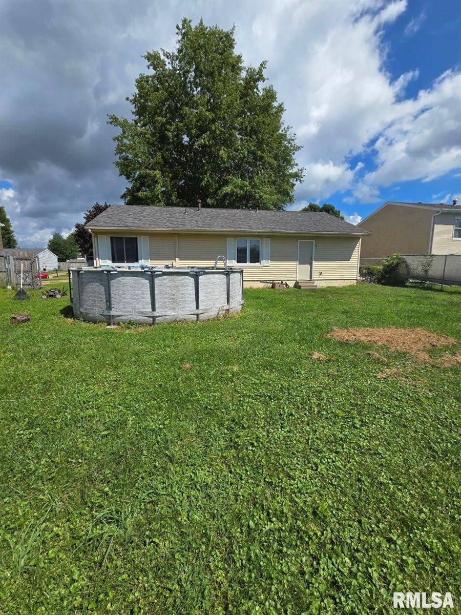 909 Ash Drive, Colona, IL 61241