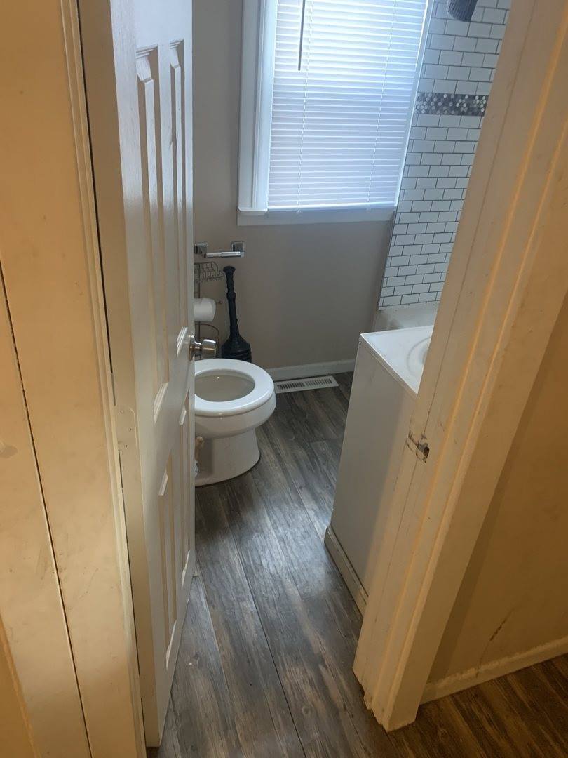 930 North Clarendon Drive, Round Lake Beach, IL 60073