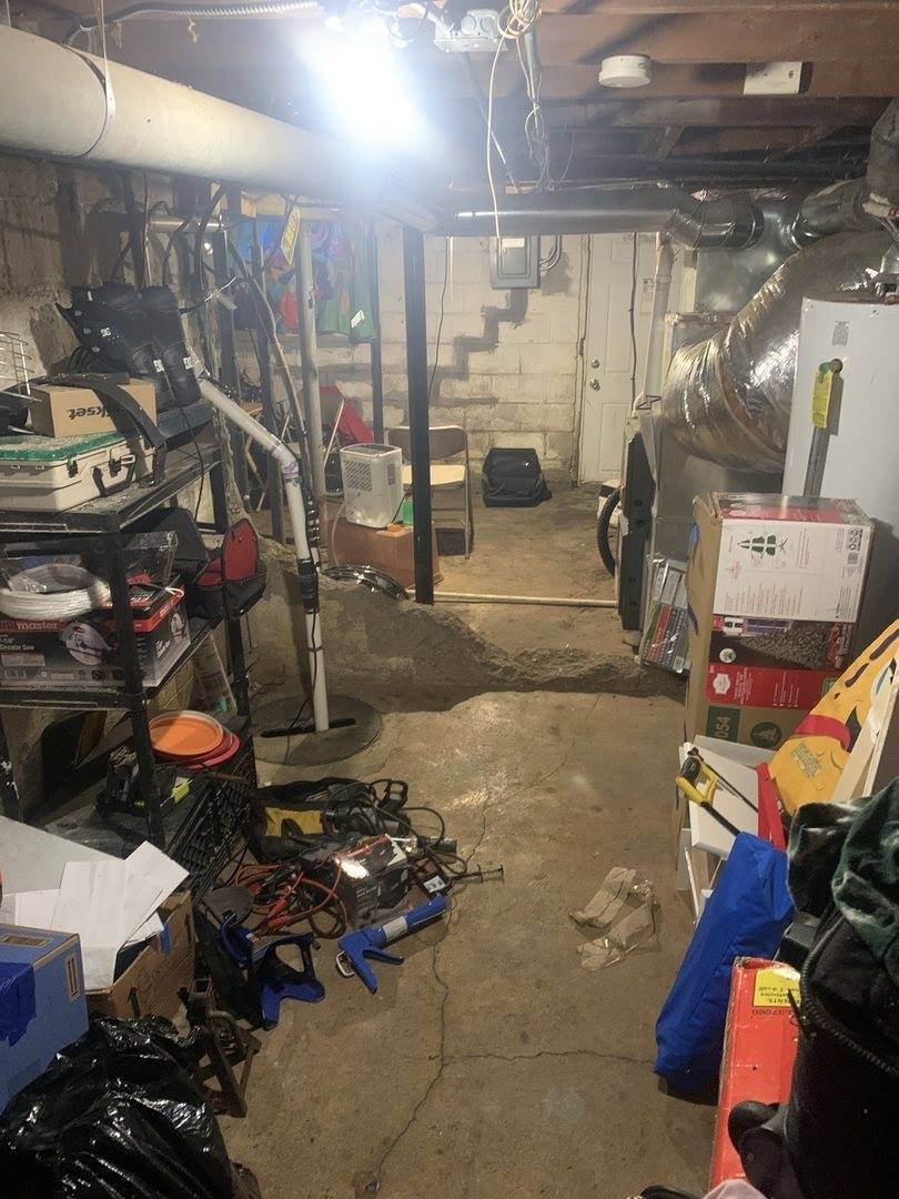 930 North Clarendon Drive, Round Lake Beach, IL 60073