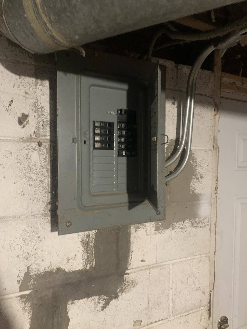 930 North Clarendon Drive, Round Lake Beach, IL 60073