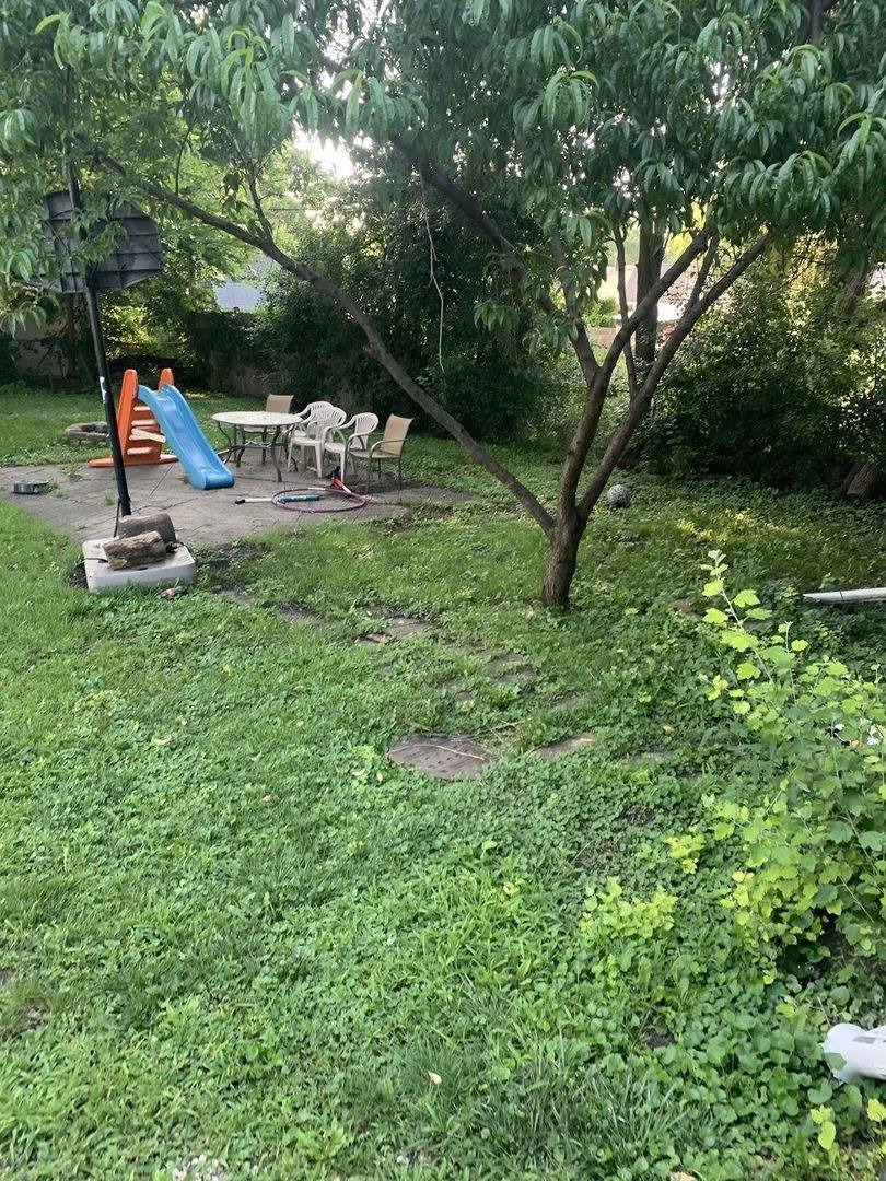 930 North Clarendon Drive, Round Lake Beach, IL 60073