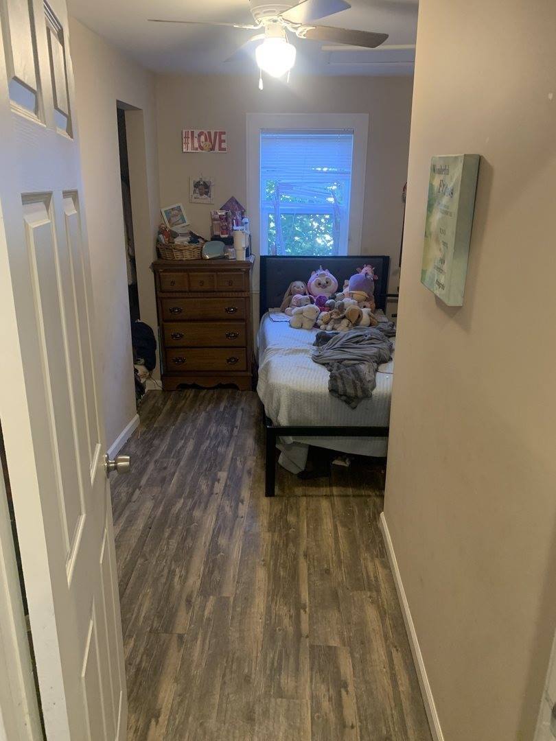 930 North Clarendon Drive, Round Lake Beach, IL 60073