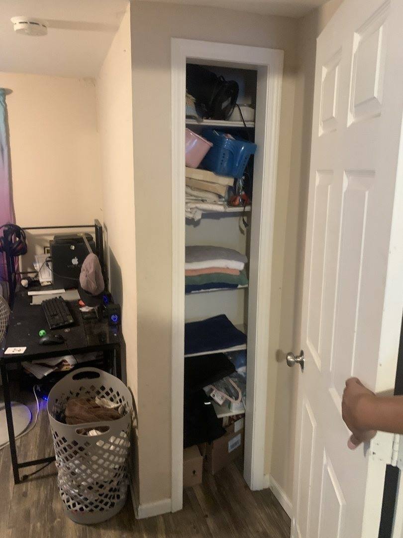 930 North Clarendon Drive, Round Lake Beach, IL 60073