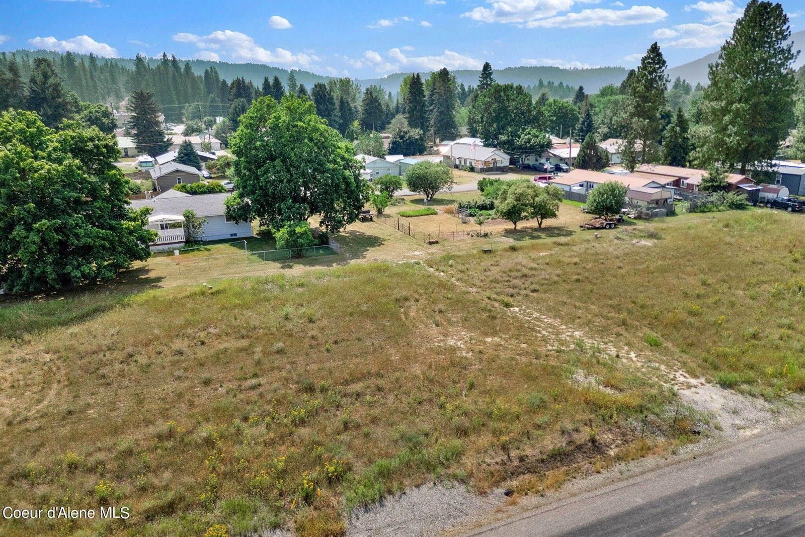 6816 Selkirk ST, Bonners Ferry, ID 83805