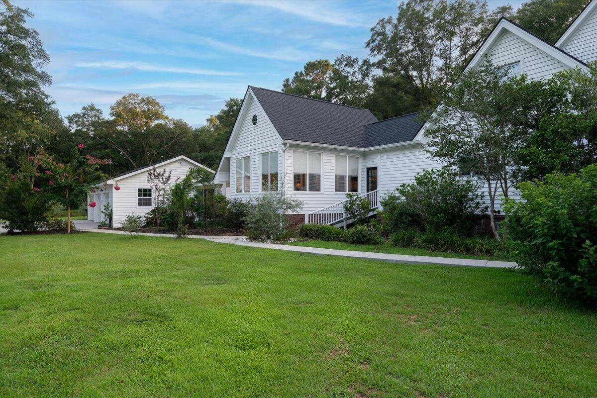 6949 Maybank Highway Highway, Wadmalaw Island, SC 29487