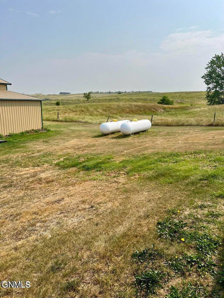 5342 Martinez Loop Nw, Williston, ND 58801