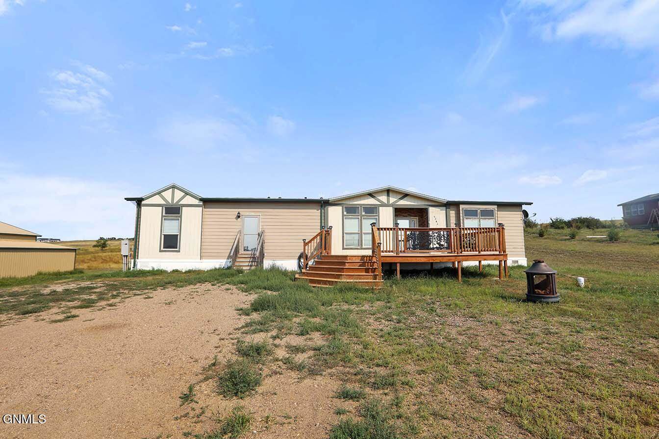 5342 Martinez Loop Nw, Williston, ND 58801