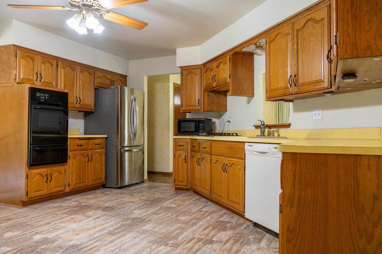 5136 S 44th STREET, Greenfield, WI 53220