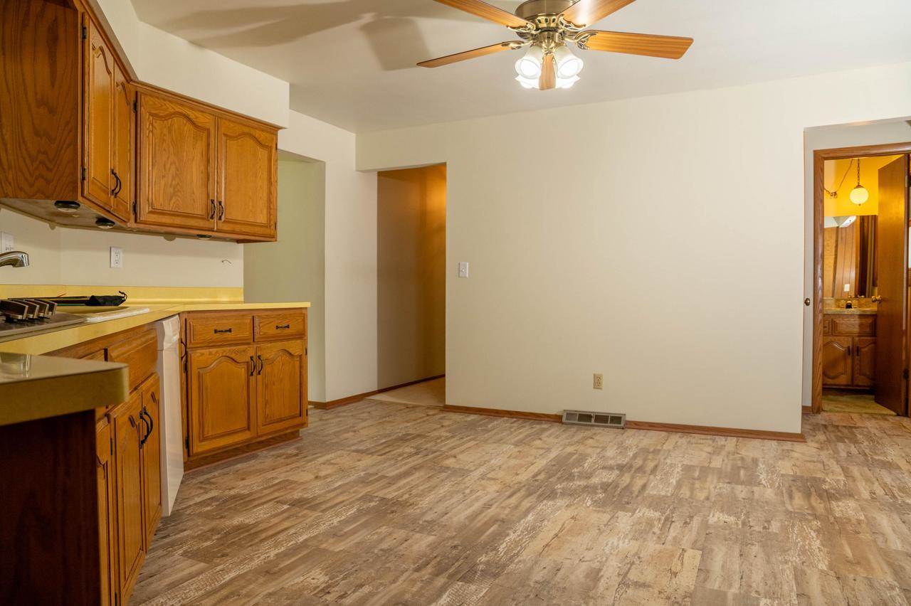 5136 S 44th STREET, Greenfield, WI 53220