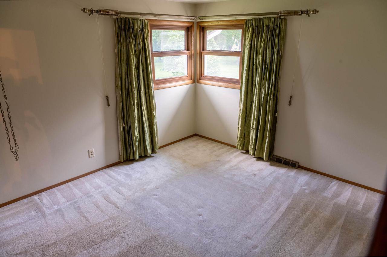 5136 S 44th STREET, Greenfield, WI 53220