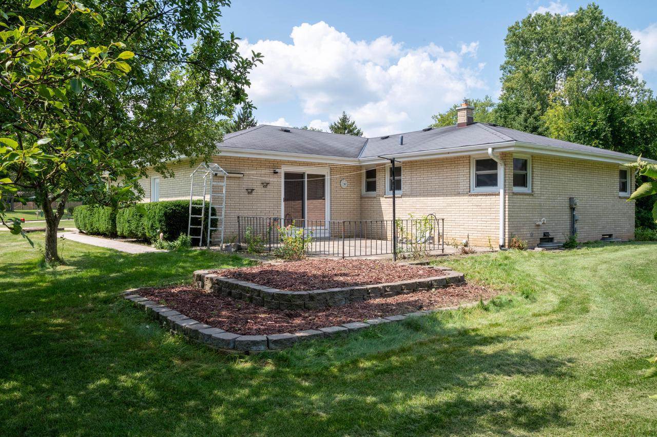5136 S 44th STREET, Greenfield, WI 53220