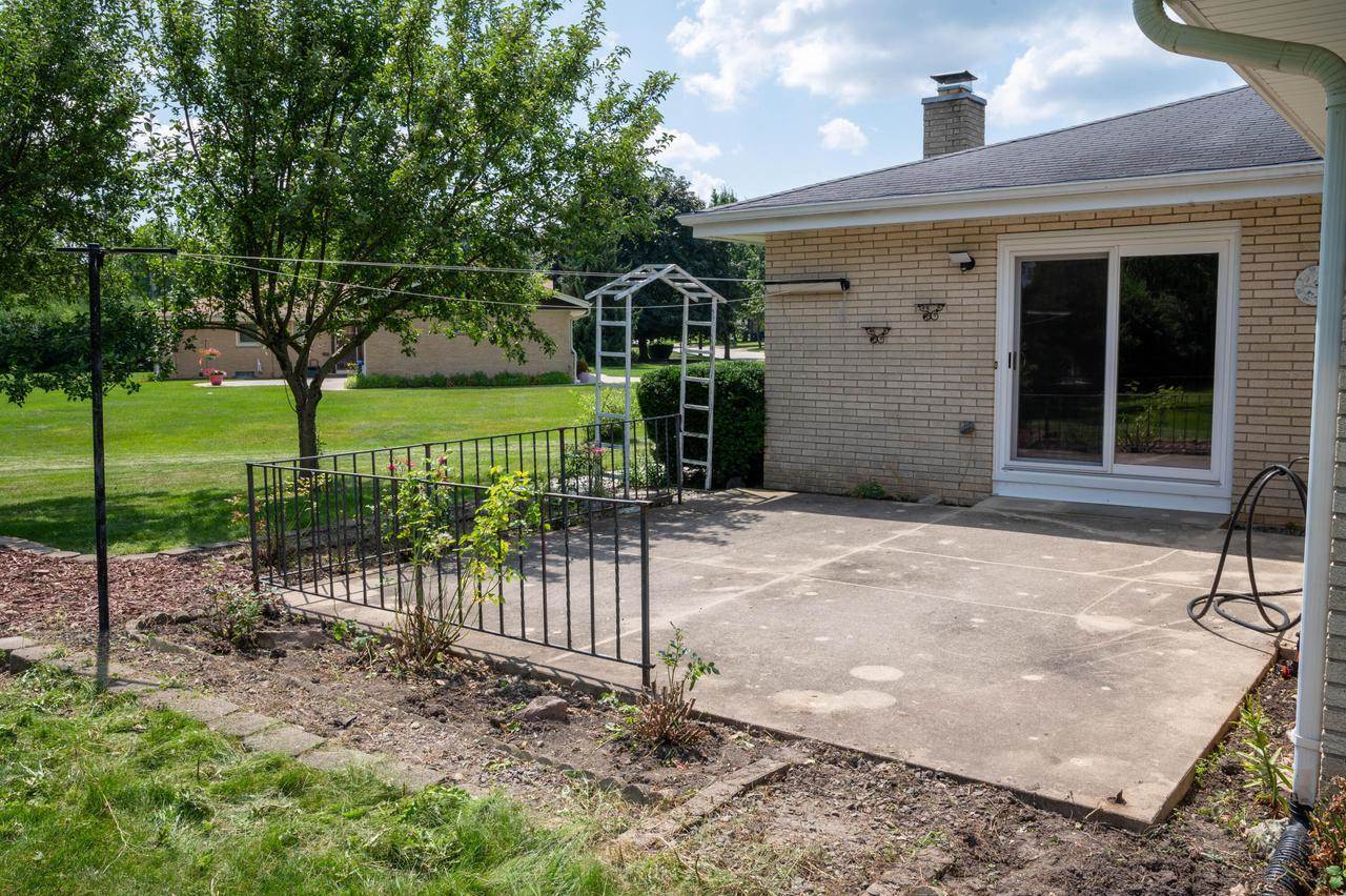 5136 S 44th STREET, Greenfield, WI 53220