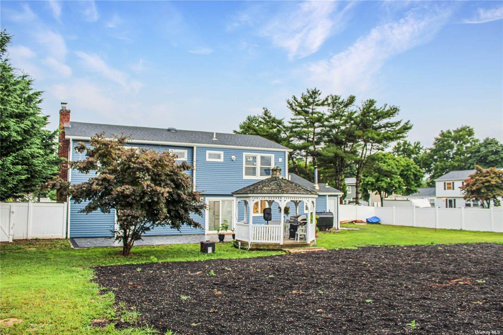 23 Patrician Lane, Medford, NY 11763