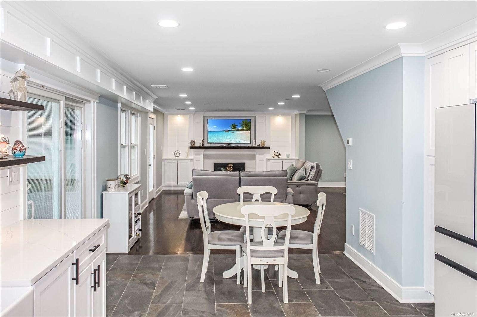 23 Patrician Lane, Medford, NY 11763