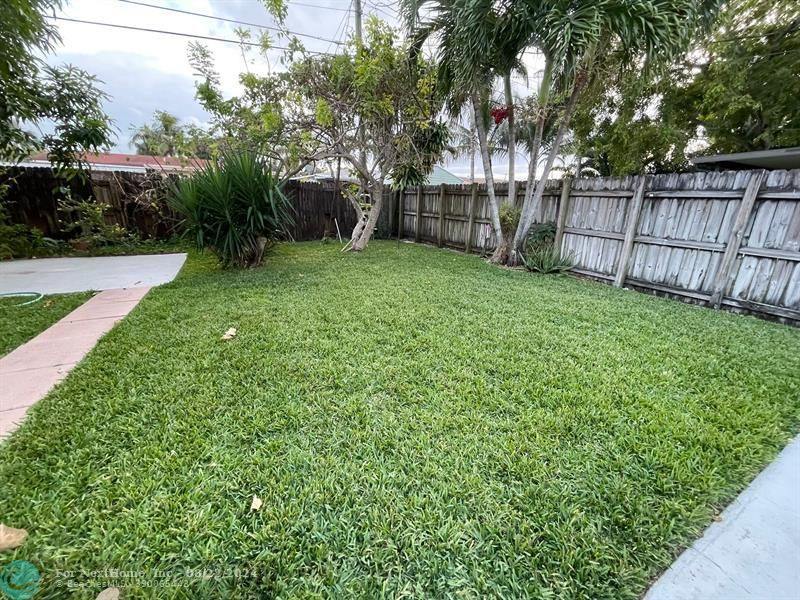 320 NW 53rd St, Fort Lauderdale, FL 33309