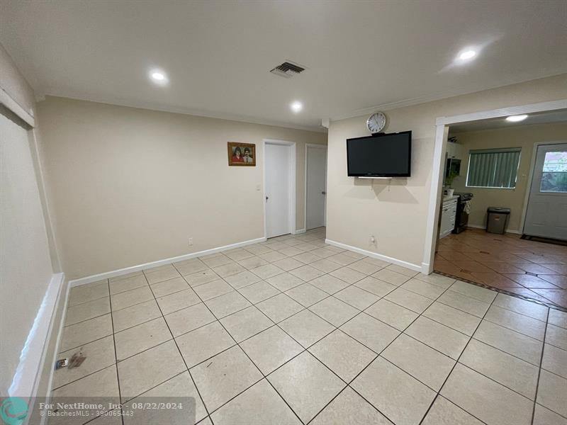 320 NW 53rd St, Fort Lauderdale, FL 33309