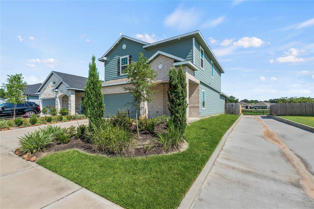 1102 Bending Trail Drive, Tomball, TX 77375