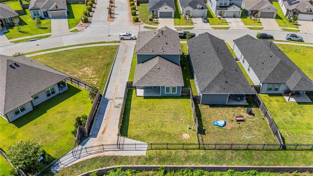 1102 Bending Trail Drive, Tomball, TX 77375