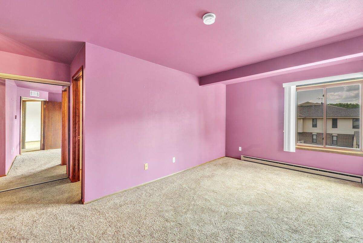 1621 South Carriage Ln, New Berlin, WI 53151