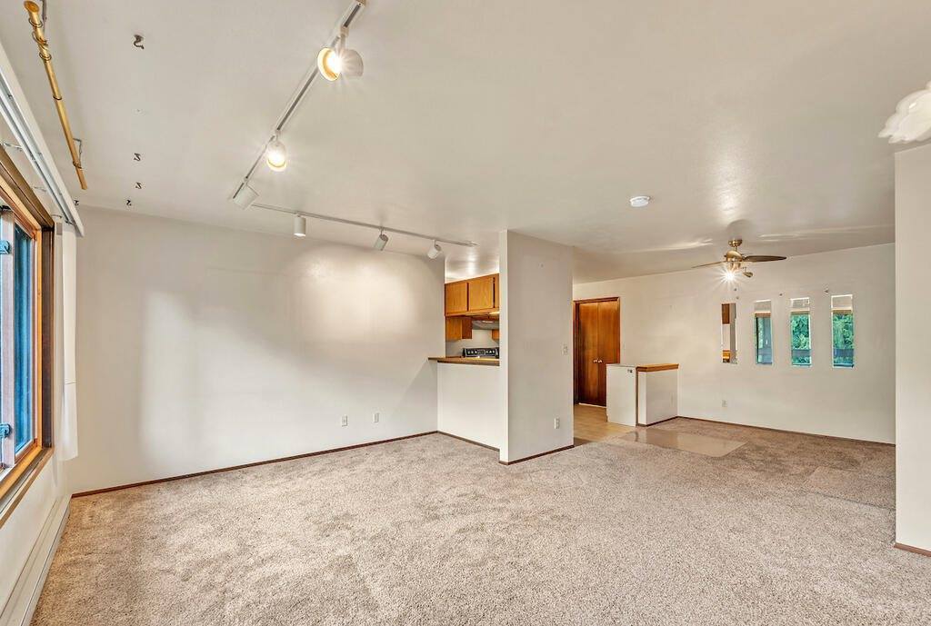 1621 South Carriage Ln, New Berlin, WI 53151