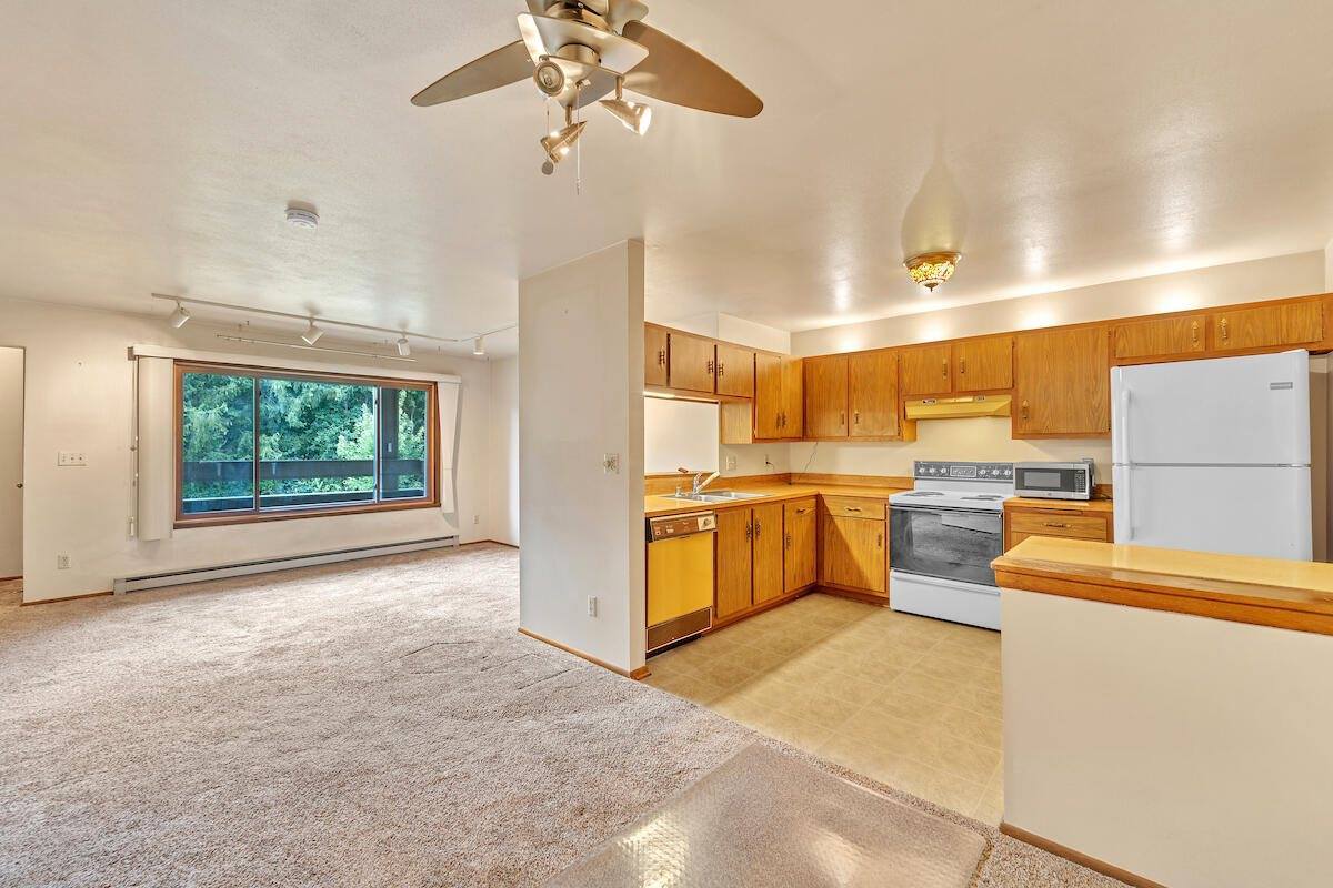 1621 South Carriage Ln, New Berlin, WI 53151