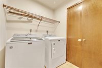 1621 South Carriage Ln, New Berlin, WI 53151