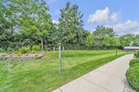 1621 South Carriage Ln, New Berlin, WI 53151