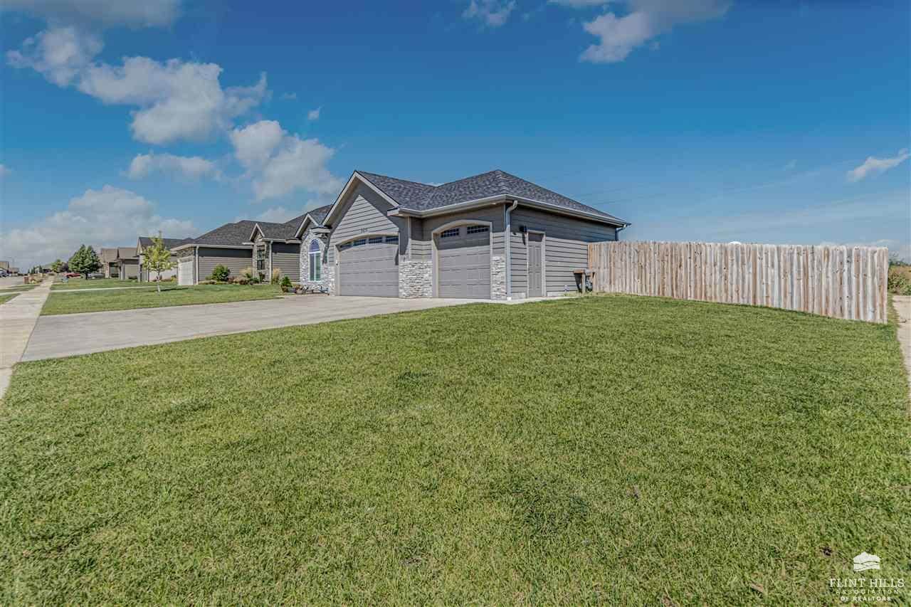 2615 Ridgehill Drive, Salina, KS 67401