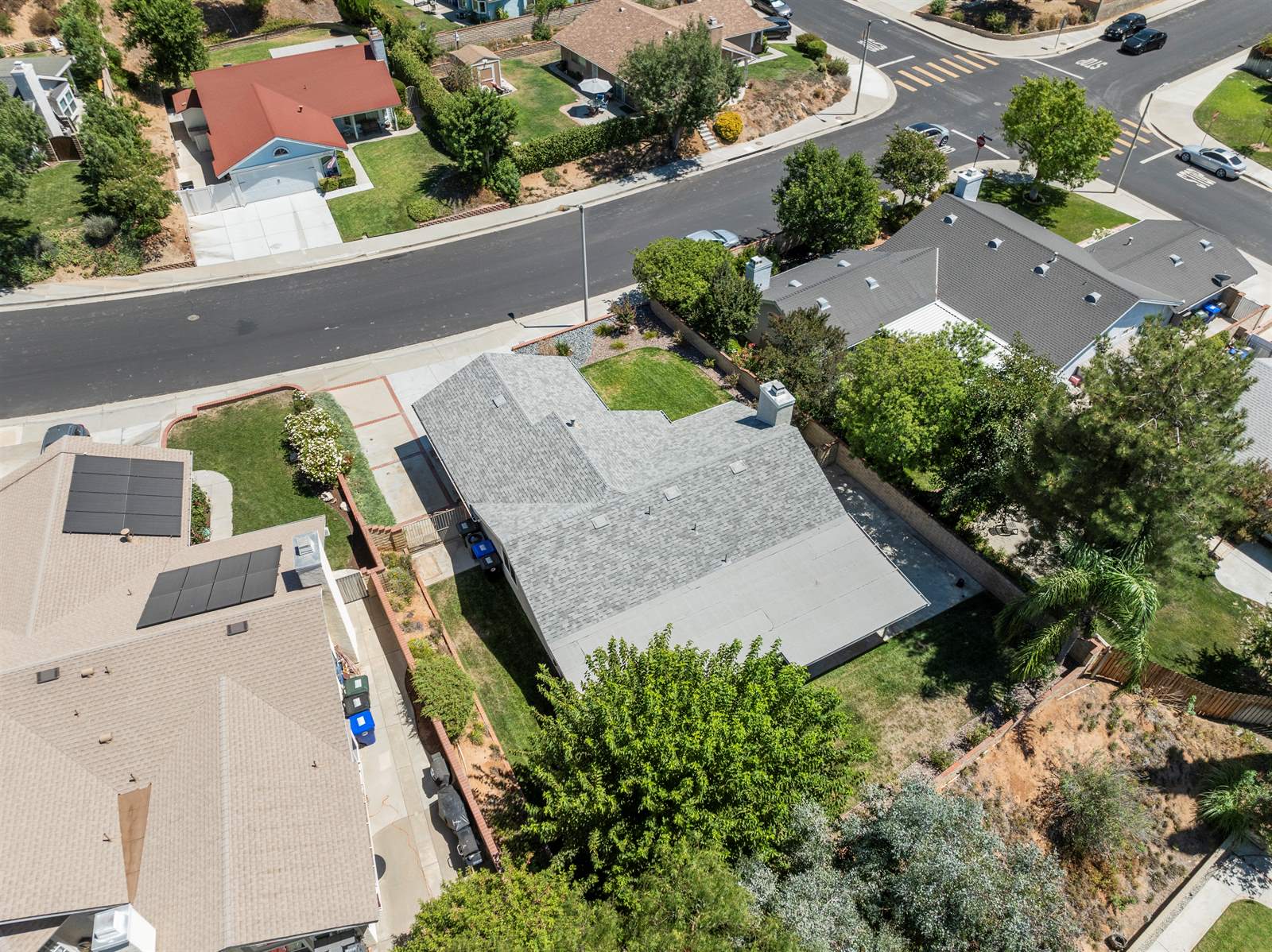 27715 Carnegie Ave, Saugus, CA 91350