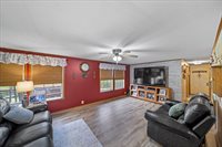 10616 Polfer Rd, Kansas City, KS 66109