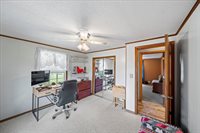 10616 Polfer Rd, Kansas City, KS 66109