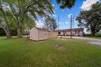 10616 Polfer Rd, Kansas City, KS 66109