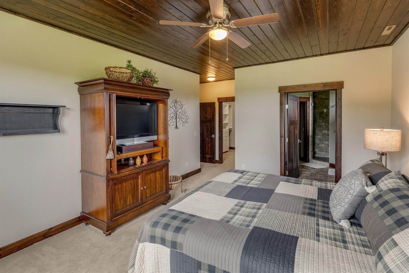 1239 Harbor Place, East Gull Lake, MN 56401