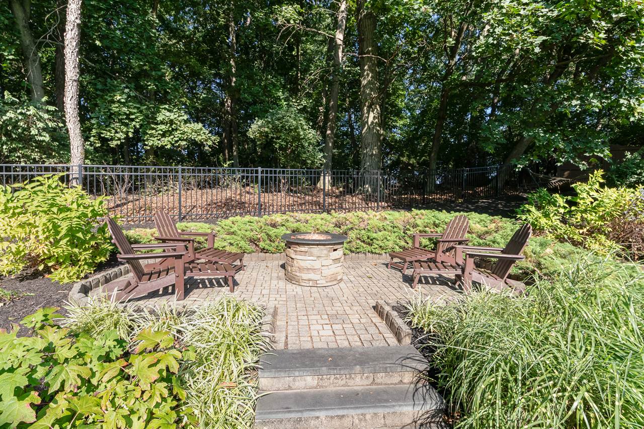 6323 S Highlands Circle, Harrisburg, PA 17111