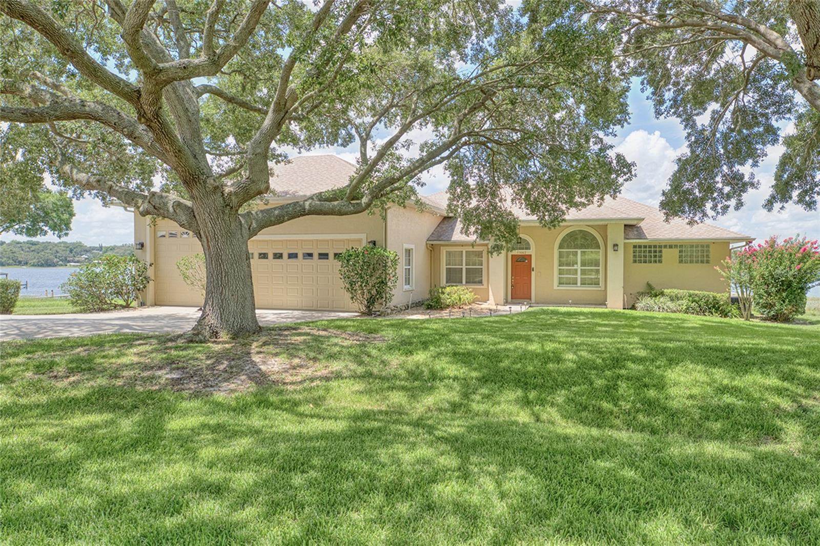 11062 Crescent Bay Boulevard, Clermont, FL 34711