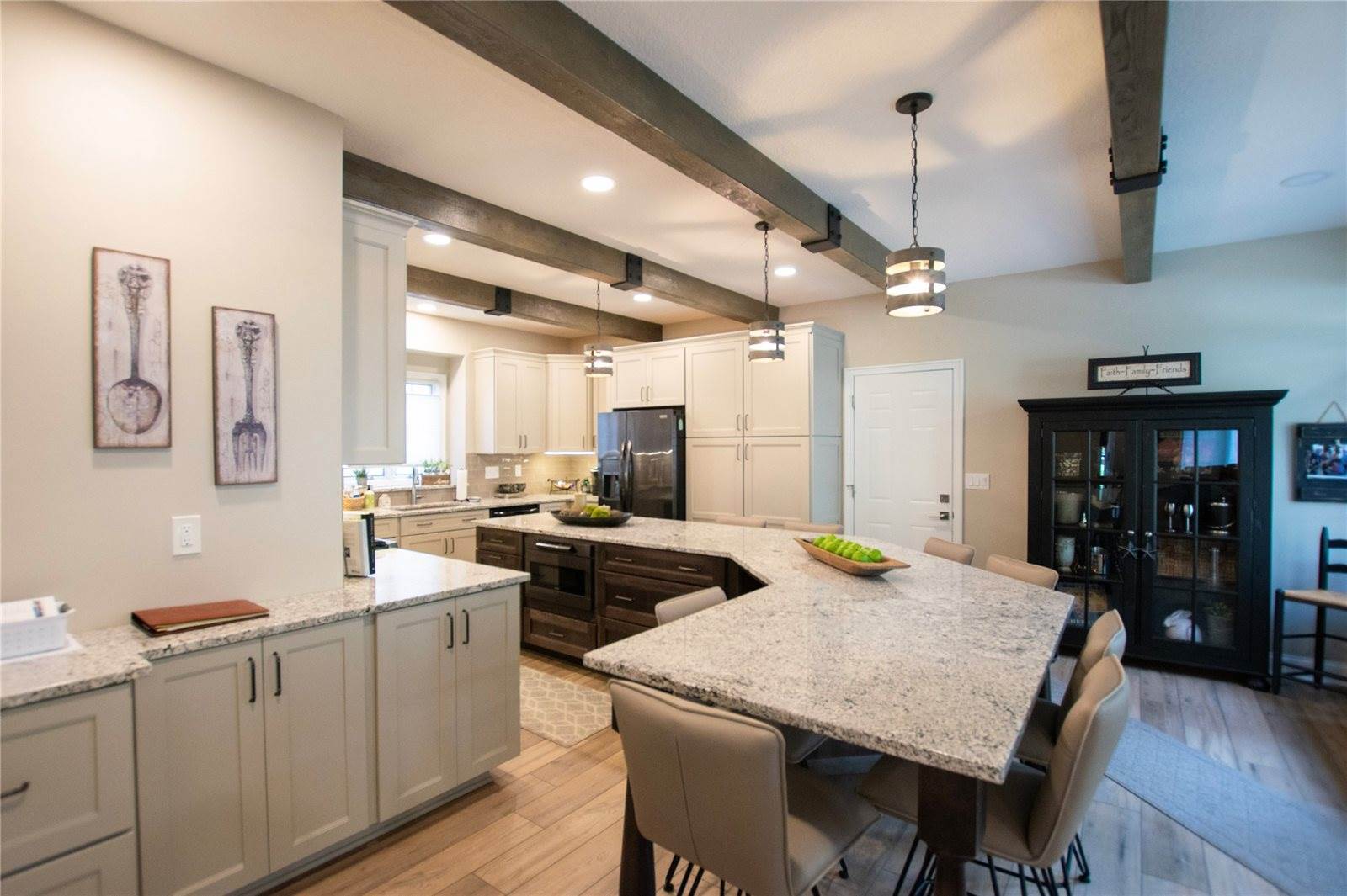 6117 Crescent Chase Street, Johnston, IA 50131