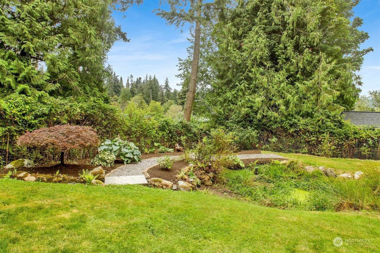 833 Chuckanut Drive, Bellingham, WA 98226