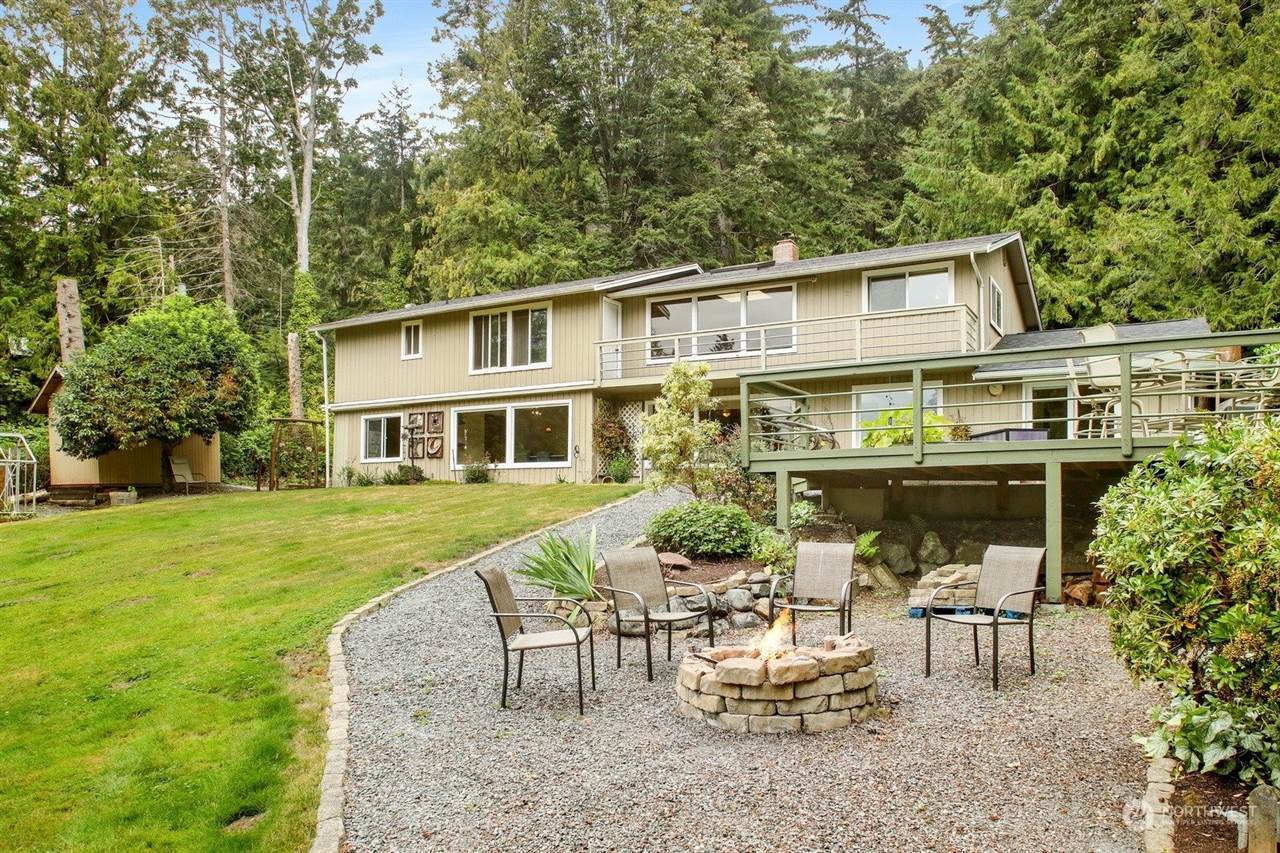 833 Chuckanut Drive, Bellingham, WA 98226