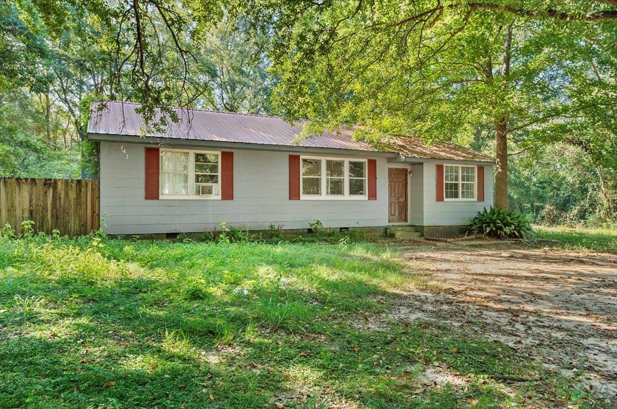 23 Gulf Camp Circle, Lumberton, MS 39455