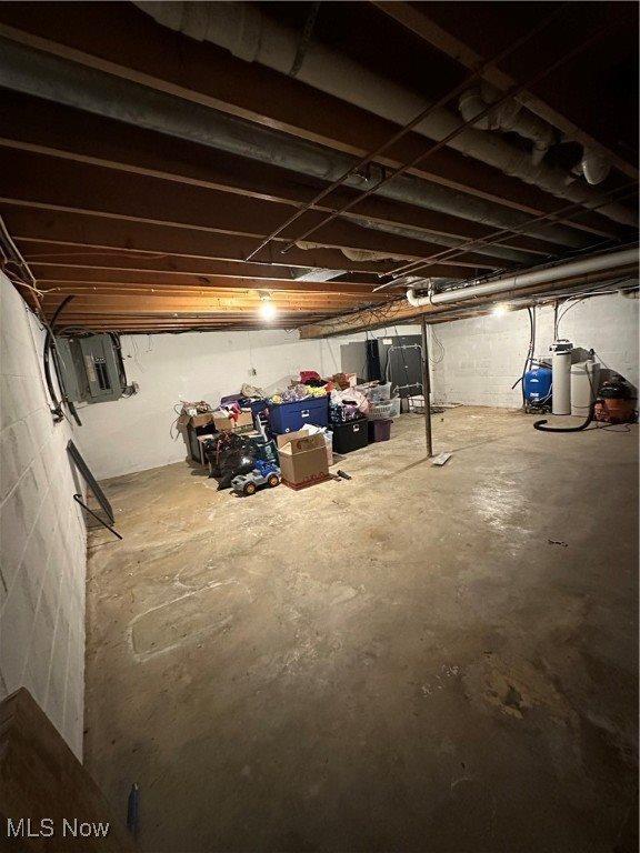 5765 Cambridge Road, New Concord, OH 43762