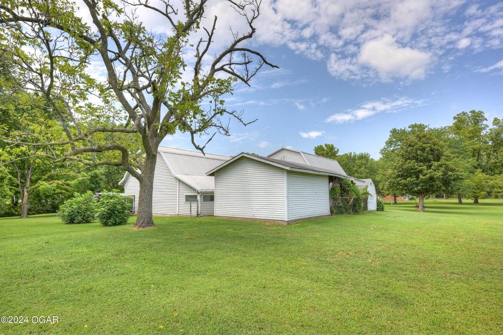 535 East Spring Street, Neosho, MO 64850