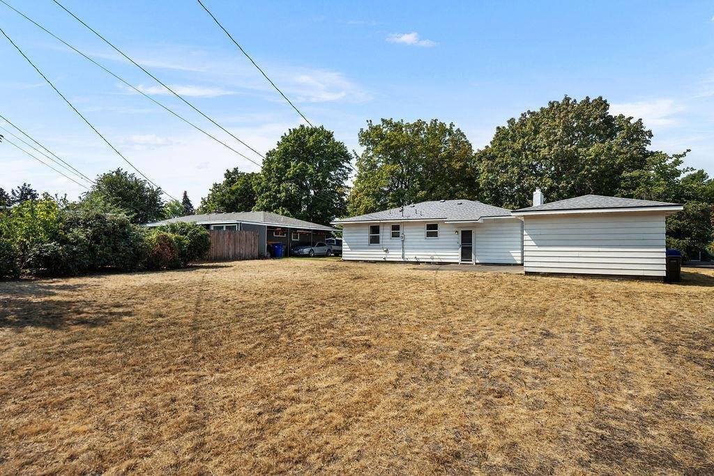 2708 North sipple Rd, Millwood, WA 99212