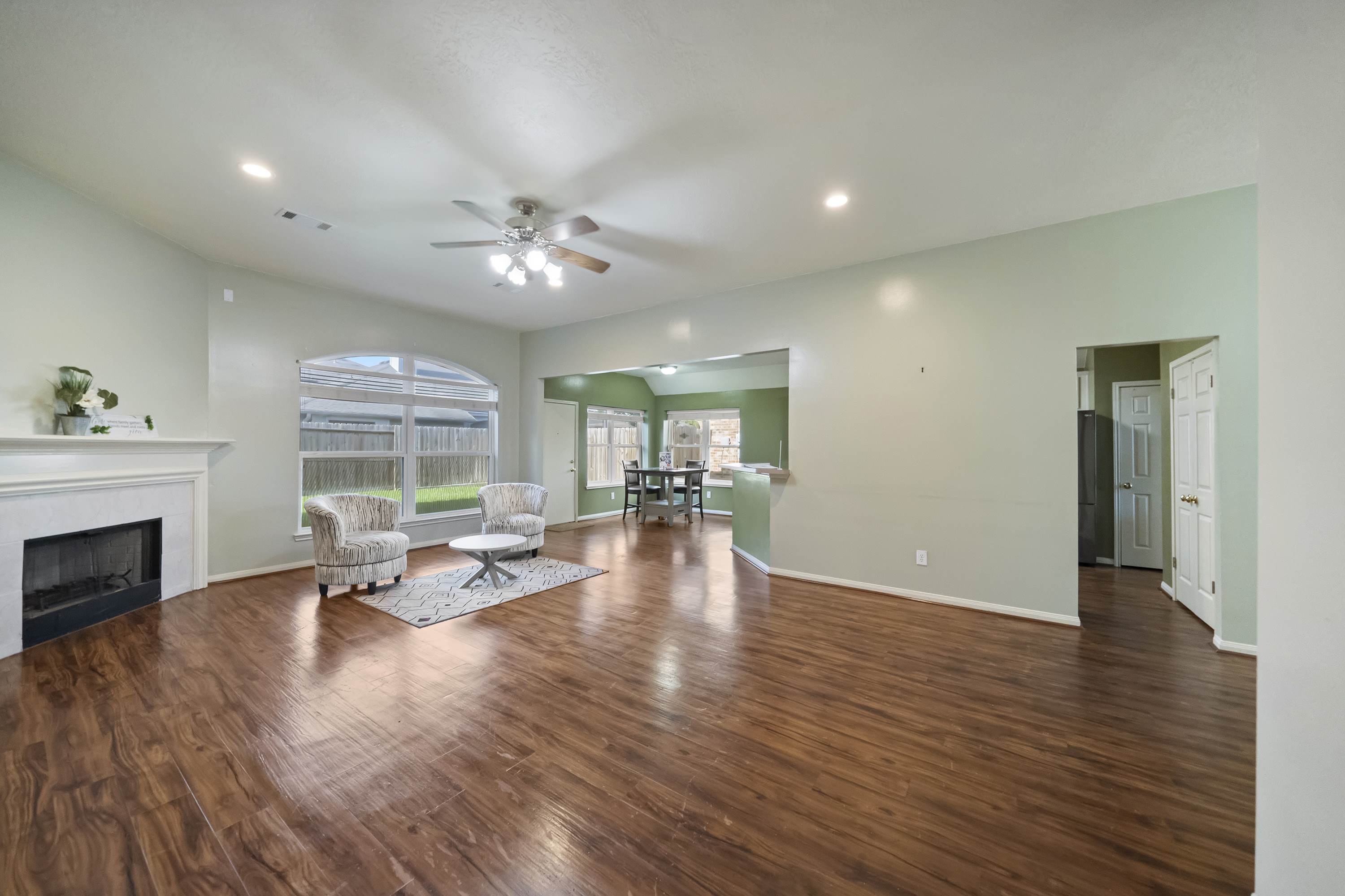 2106 Laurel Oaks Drive, Houston, TX 77014