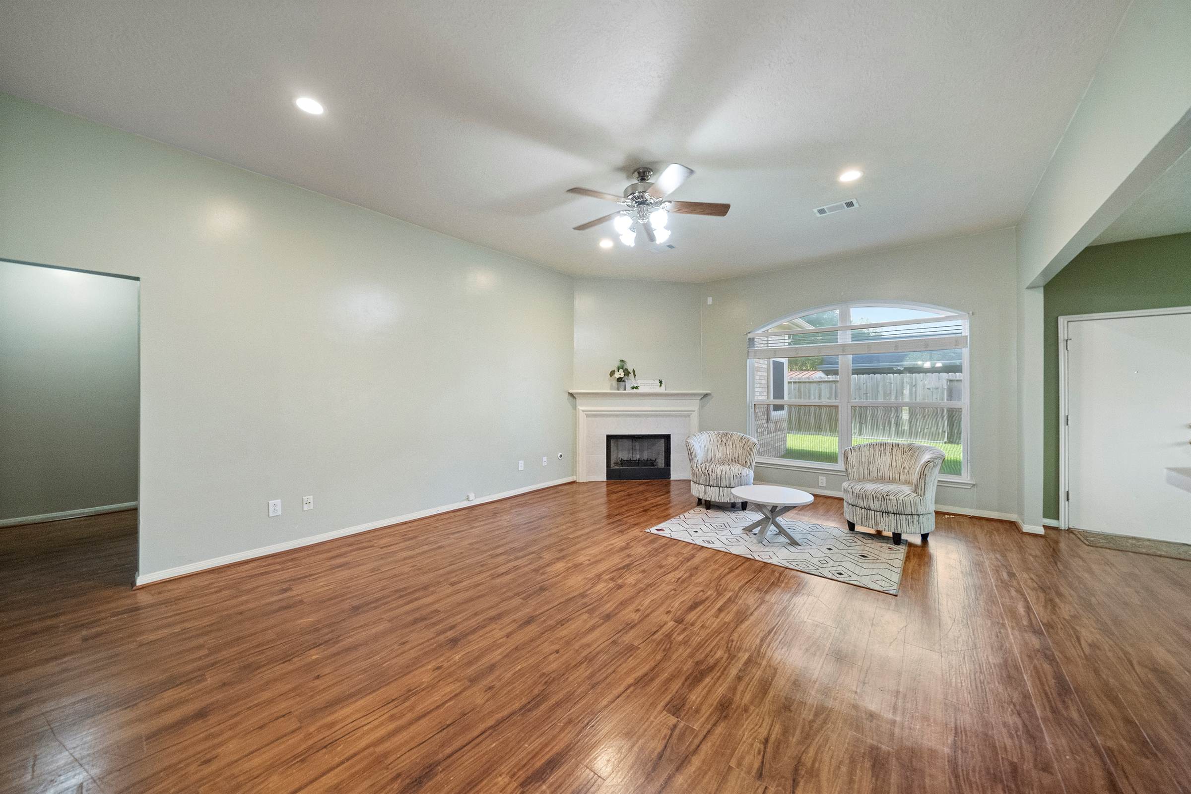 2106 Laurel Oaks Drive, Houston, TX 77014