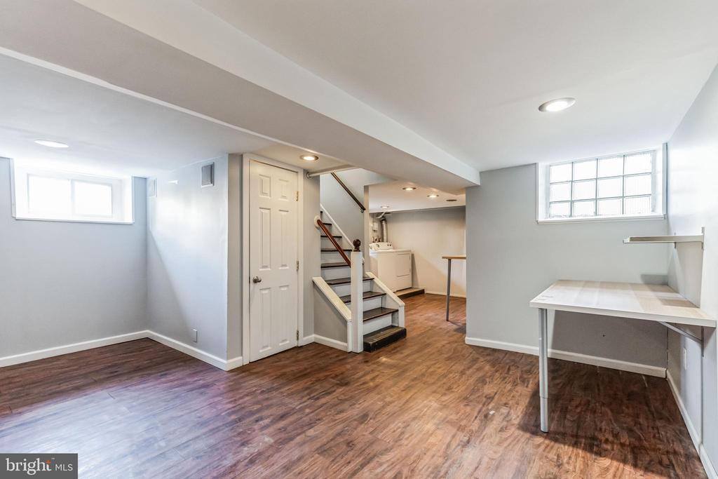 40 South Llanwellyn Avenue, Glenolden, PA 19036