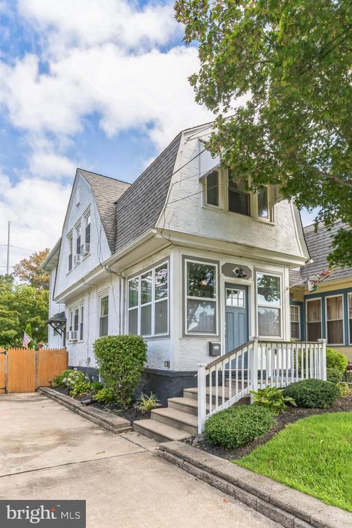 40 South Llanwellyn Avenue, Glenolden, PA 19036