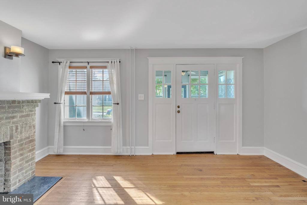 40 South Llanwellyn Avenue, Glenolden, PA 19036